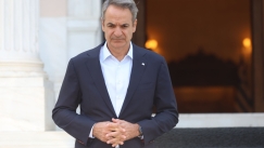 Μητσοτάκης για τη σύγκρουση των ελικοπτέρων: «Η απώλεια του Έλληνα συντονιστή και του Δανού χειριστή μας γεμίζει οδύνη»