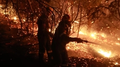Φωτιές Βοιωτία – Πόρτο Γερμενό: Γιατί δεν γίνονται συνεχείς ρίψεις από τα εναέρια μέσα την ώρα της μεγάλης μάχης με τη φωτιά- Η απάντηση της Πυροσβεστικής
