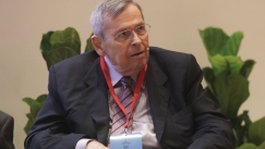 Ο «άγνωστος» Στέφανος Μάνος: Ο σκληρός τεχνοκράτης που «έσωσε» την Πλάκα