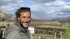 Απέρριψε 700.000€ και προτίμησε να συνεχίσει να... καλλιεργεί: «Ο τρόπος ζωής είναι πιο σημαντικός από τα χρήματα»