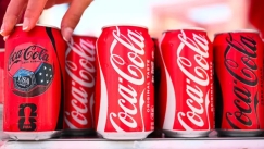 Coca-Cola: Χαμός με το φίλτρο λογοκρισίας κουτιών – Μπλόκαρε θρησκευτικές φράσεις και επέτρεπε παιδεραστικές