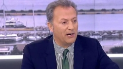 «Είναι τελείως αντισεξουαλικό»: Το άβολο σχόλιο του Δημήτρη Οικονόμου για το βραχιόλι της Μάρως Καρούση (vid)
