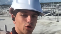 Oικοδόμος στην Αυστραλία φλεξάρει μισθό: «Μετά από 8 ώρες φεύγουμε με 300 ευρώ»