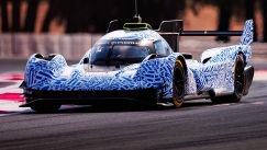 To Hypercar της Ford έκανε ντεμπούτο και «σπάει» τύμπανα (vid)