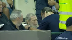 Θερμός εναγκαλισμός Μάριου Ηλιόπουλου - Γιώργου Βαρδινογιάννη στη Λεωφόρο