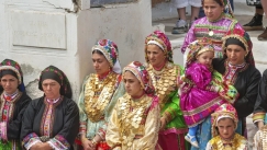 Το απομονωμένο ελληνικό χωριό στα σύννεφα όπου οι γυναίκες έχουν τον πρώτο λόγο