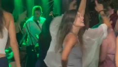 Ο ξέφρενος χορός της Κλέλιας Ανδριολάτου σε πανηγύρι στο Κατάκολο (vid)
