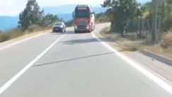 Ανατριχιαστικό βίντεο: Βυτιοφόρο στο αντίθετο ρεύμα παραλίγο να συγκρουστεί μετωπικά με μηχανή
