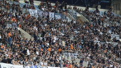 Καυτή ατμόσφαιρα στο Παγκρήτιο, φανταστικό πανό των φίλων του ΟΦΗ με τον Τάλω