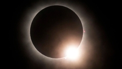 Δεν θα δεις την έκλειψη ηλίου; Η NASA δείχνει ακριβώς πώς σκοτεινιάζει η γη από το διάστημα