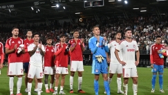 Η στήριξη του κόσμου προς τους παίκτες του Ολυμπιακού παρά τον αποκλεισμό
