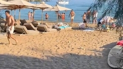 Στην καλύτερη παραλία της Πάρου! Πόσο… ελεύθερη είναι;