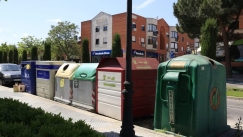 Συνταξιούχος πέταξε σε λάθος κάδο σκουπιδιών μπουκάλι και προτίμησε να πάει φυλακή: «Έχω χρόνο»