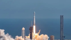 Πύραυλος του Elon Musk συνετρίβη στη Σελήνη: Αναμένεται κρατήρας έως και 30 μέτρων 