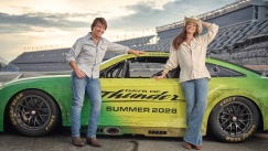 Ο Τομ Κρουζ επιστρέφει για το Days of Thunder 2 - Δίπλα του η Αν Χάθαγουεϊ