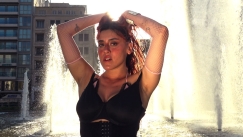 «Heatstroke»: Ερωτισμός και δροσιά στο αστικό τοπίο (vid)
