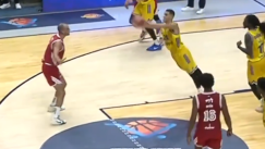 Από το... σπίτι του ο Μαντάρ: Ευστόχησε με buzzer beater από τη μία άκρη του γηπέδου στην άλλη!