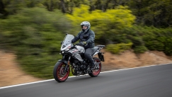 Test Ride Suzuki SV-7GX: Μία crossover για όλες και όλους