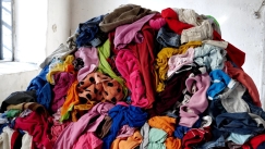 Πόσο τοξικά είναι τα fast fashion ρούχα που φοράμε;