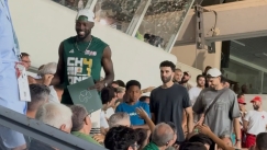 Ερνανγκόμεθ και Γκραντ δίπλα στον ποδοσφαιρικό Παναθηναϊκό: Με T-shirt από το double του 2024 ο Αμερικανός