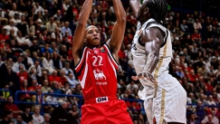 Ο Χολ με τρομερό buzzer beater «καθάρισε» τον ιταλικό «εμφύλιο»! 
