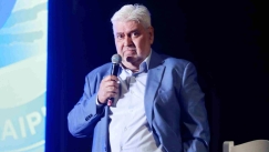 Καραμπέτσος: «Ευχαριστώ τον κ. Θάνο Αραγιάννη για την δωρεά στην Αγγελοπούλου» 