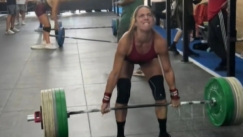 «Θηρίο» η Κατερίνα Στικούδη: Έκανε deadlift με 100 κιλά αλλά «όλο λάθος», της σχολίασαν (vid)