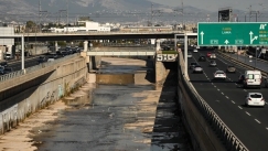 Καμπανάκι ειδικών για τα απόβλητα στον Κηφισό: Οι κίνδυνοι για τους λουόμενους στα νότια