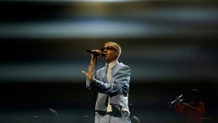 Έλληνες καλλιτέχνες μιλούν για την υπόθεση Macklemore, την τέχνη και το κόστος της αλληλεγγύης