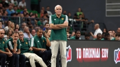 Ο Ομπράντοβιτς κάλεσε εσπευσμένα timeout μετά το 6-0 του ΠΑΟΚ στο ξεκίνημα