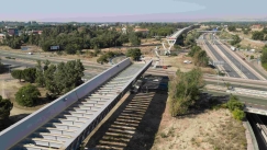 Μετακινούν γέφυρα 1.130 μέτρων με υδραυλικούς γρύλους: Το θέαμα εντυπωσιάζει (vid)