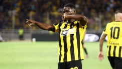 Το «κερασάκι» του Ζίνι για το 5-0 της ΑΕΚ επί του Άρη, από ασίστ Μάνταλου