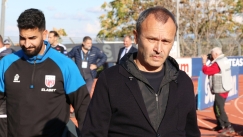 Ο προβληματισμός του Χαραλάμπους και η... διαμαρτυρία του Μπράτσου