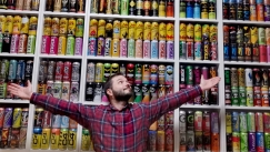 Αγόρασε ένα energy drink στην φοιτητική του εστία στην Ουγγαρία και κατέληξε με 2.000 «θεματικά» κουτάκια και παγκόσμιο ρεκόρ