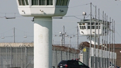 Απίστευτο περιστατικό σε καναδική φυλακή: Drone μετέφερε κοτομπουκιές και αλκοόλ σε κρατούμενο