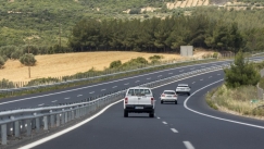 Ο ισοβίτης της αριστερής και ο άρχοντας της μεσαίας: Οι φυλές των λωρίδων στους ελληνικούς δρόμους