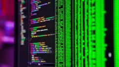 Εκατομμύρια ιστότοποι σε κίνδυνο: Τι είναι η PHP που προκάλεσε παγκόσμιο συναγερμό στον τομέα της κυβερνοασφάλειας (vid)