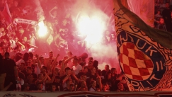 Προσωρινή διακοπή στο Χάιντουκ Σπλιτ-Άγιαξ λόγω της αποπνικτικής ατμόσφαιρας από καπνογόνα