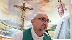 Τα ανατριχιαστικά τελευταία λόγια του ιερέα που καταπλακώθηκε από σταυρό κατά τη Θεία Λειτουργία