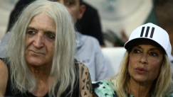 Στα άκρα η κόντρα Βίσση-Καρβέλα: «Εκείνος θα αποφασίζει ποιος θα ερμηνεύει τα τραγούδια του» (vid)
