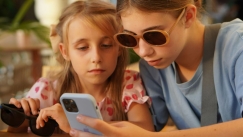 Τέλος τα social media για παιδιά κάτω των 15 ετών: Σήμερα οι ανακοινώσεις - Πώς θα ελέγχεται η ηλικία