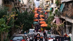 Η λαϊκή στην «καρδιά» της Αθήνας που έγινε event και... trend-αρει: «Έρχονται να βγάλουν φωτογραφίες»