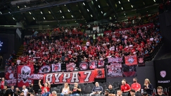 Θύρα 7: «Καταδικάζουμε φθορές και συνθήματα, διαφωνούμε με την ΚΑΕ στο σημείο που υποκαθιστά τις Αρχές»