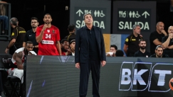 Ποιος είναι ο Χρήστος Παππάς που κάθισε στον πάγκο του Ολυμπιακού στη Βαλένθια - Η συνεργασία του με τον coach Μπαρτζώκα