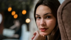 People Pleasing: 8 συμπεριφορές που απομακρύνουν τους άλλους