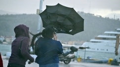 Καλλιάνος για κακοκαιρία στην Αττική: «Καιρικό κοκτέιλ» με καταιγίδες και ανέμους έως 10 μποφόρ