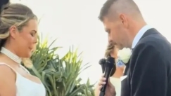 «Ρος Γκέλερ εσύ;»: Γαμπρός είπε το όνομα της αδελφής της νύφης στους όρκους (vid)