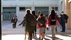 Μάσκα, τεστ και καραντίνα: Όλα τα μέτρα ενόψει του ανοίγματος των σχολείων