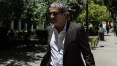 Θέμης Αδαμαντίδης: «Ευτυχώς που έχει φύγει από τη ζωή η μανούλα μου και δεν τα βλέπει όλα αυτά» (vid)