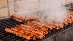 Τσικνοπέμπτη: 3 τρόποι να περάσεις την καλύτερη γιορτή του χρόνου